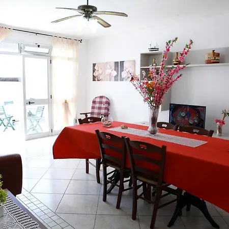 Casa Fronte Mare Posto Rosso 8 Posti Letto *