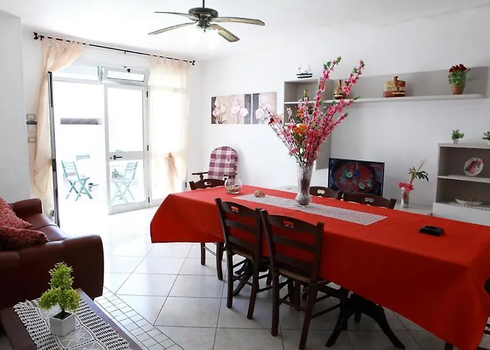Casa Fronte Mare Posto Rosso 8 Posti Letto *